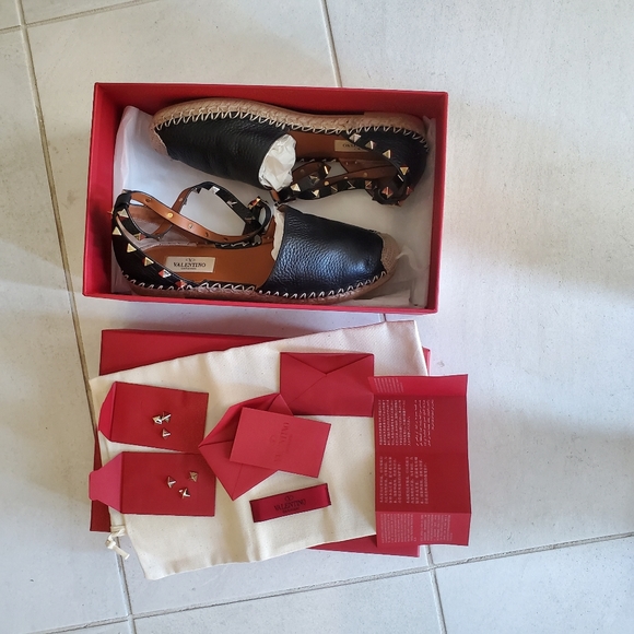 NEW Authentic Valentino rockstud espradrilles (7) - Picture 12 of 14